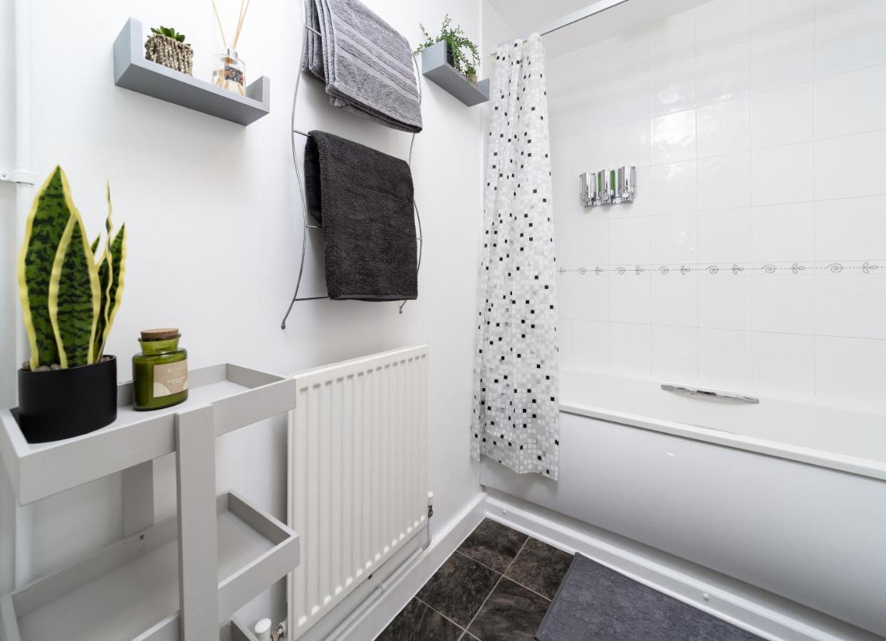 Charming 2Br Ground Floor Flat In Sholing, 11 Mins From City Centre - Recently Set Up With Love Southampton Eksteriør bilde
